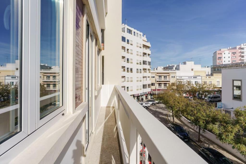Modern & Bright - Faro Mercado Apt 22 Ngoại thất bức ảnh